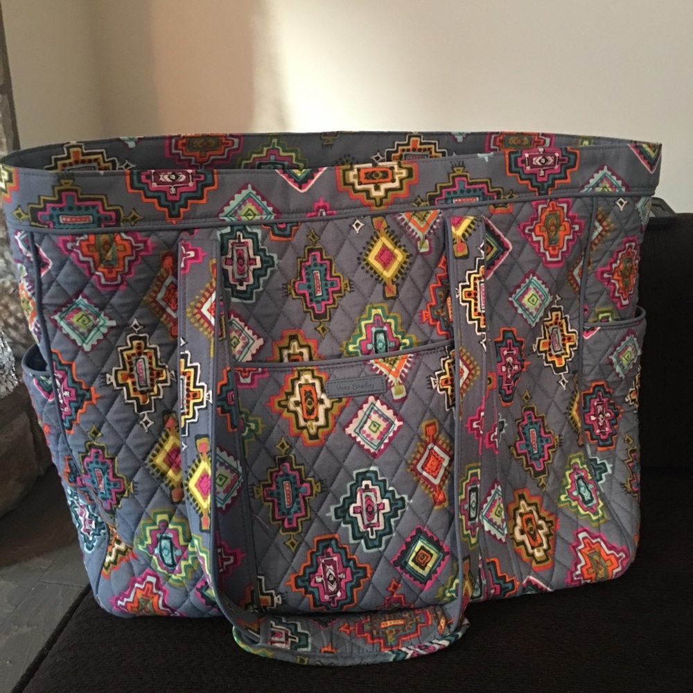 XL authentic Vera B tote In retired pattern